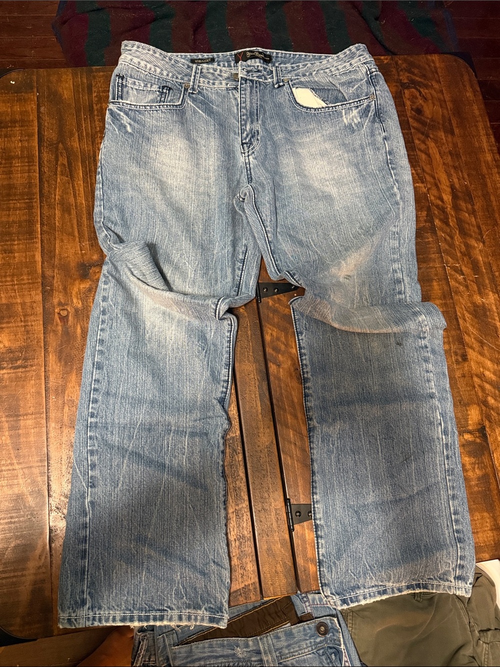Yaso Men's Light Blue Washed Straight-Leg Jeans